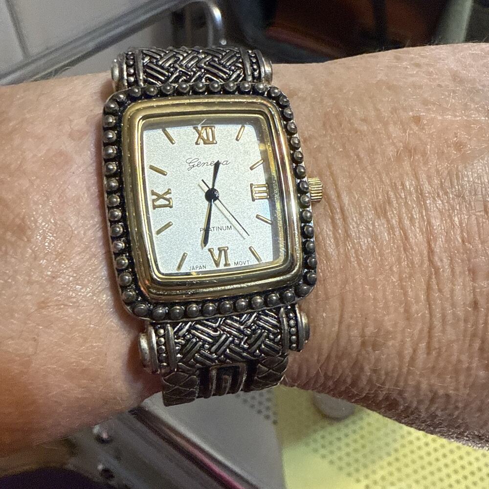 Geneva Platinum No:6049 Cuff Bracelet Quartz Women's Watch. New Battery